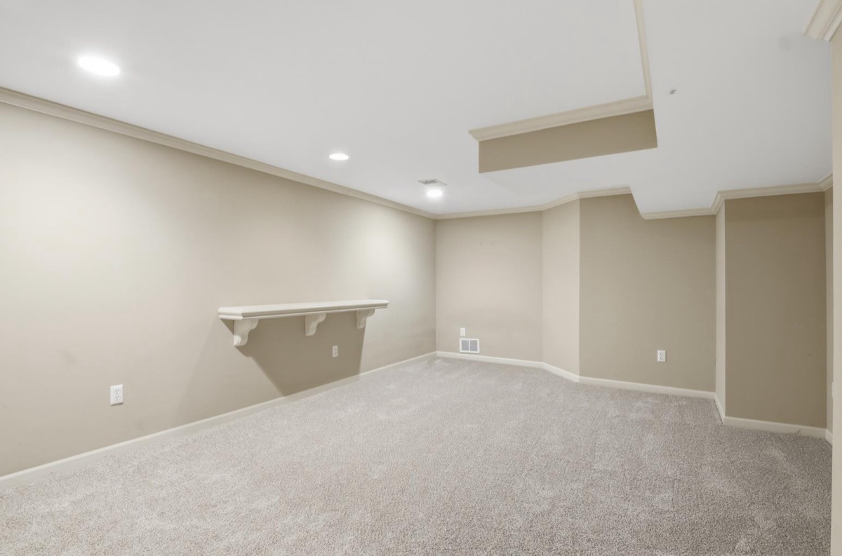 Listing photo 39 — Waterford Township, MI