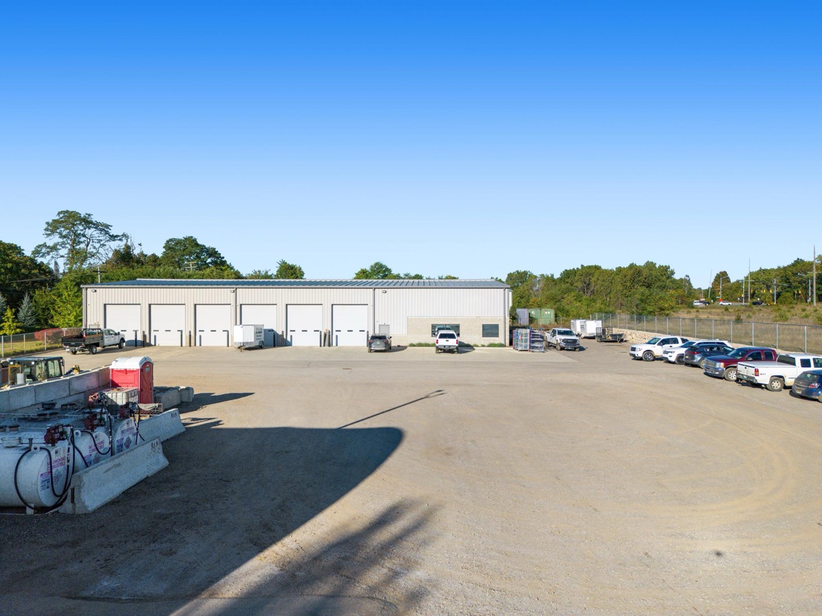 Listing photo 4 — White Lake, MI