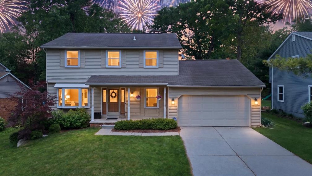 Listing photo 2 — Wixom, MI