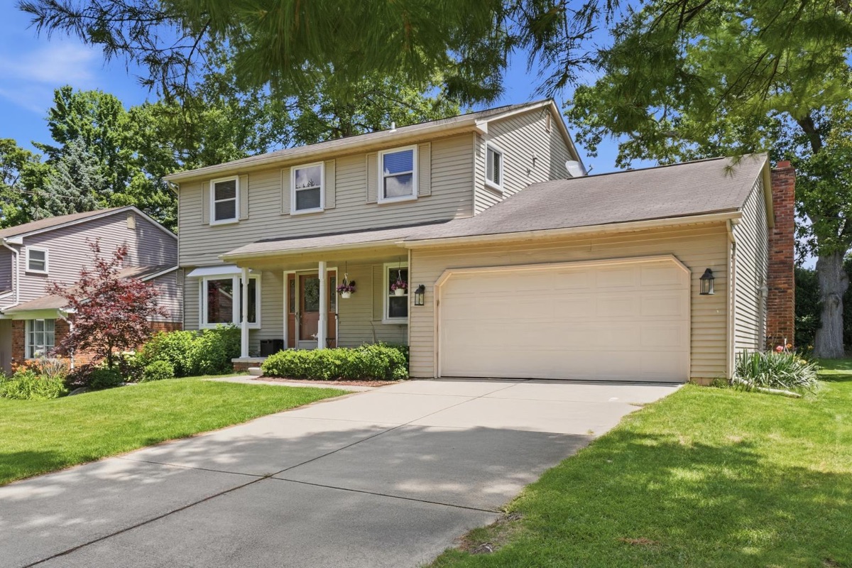 Listing photo 5 — Wixom, MI