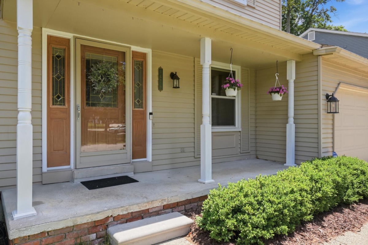 Listing photo 6 — Wixom, MI