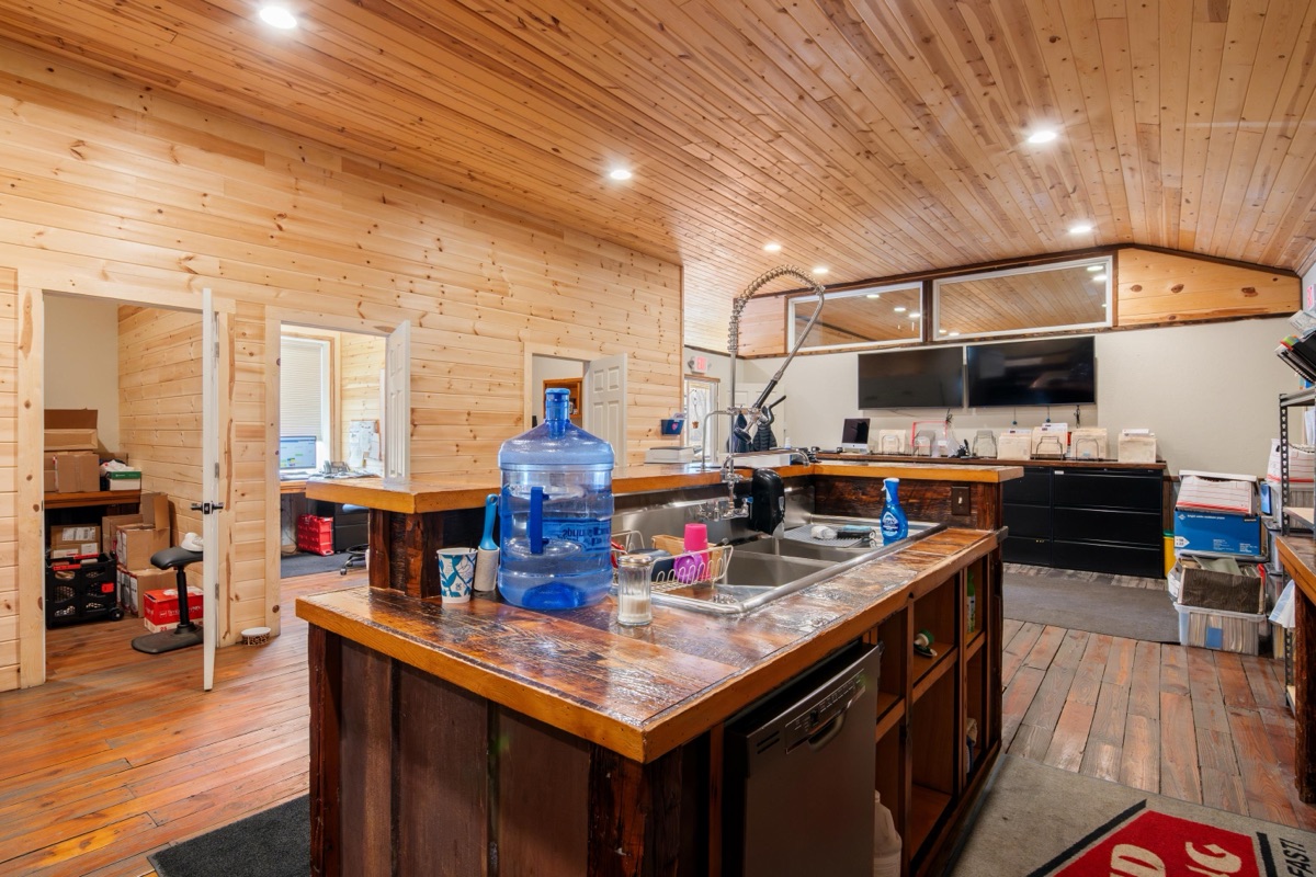 Listing photo 6 — Ypsilanti, MI